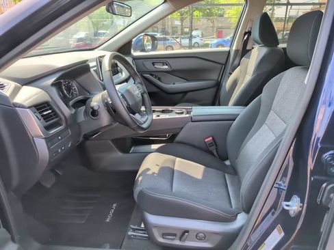 Used 2026 Nissan Rogue SV AWD/4WD image 12