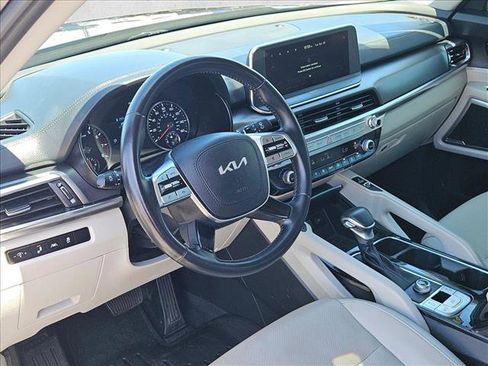 Used 2022 Kia Telluride S FWD image 11
