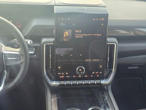 Used 2026 GMC Yukon XL Elevation image 17