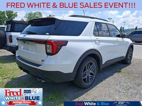 Certified 2025 Ford Explorer ST w/ Sun And Sound Package AWD/4WD image 8