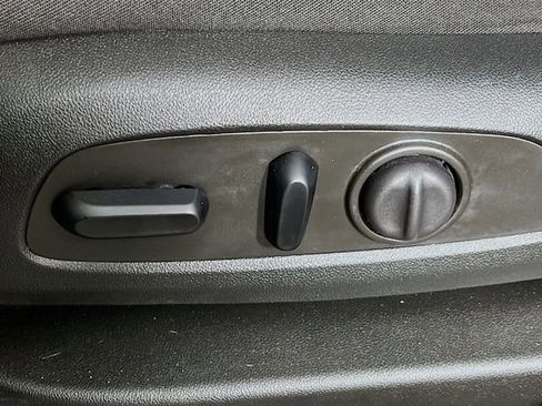 Used 2024 Chevrolet Equinox LT FWD image 11