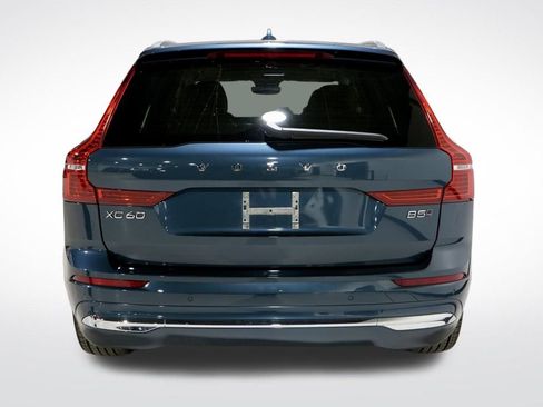 Used 2023 Volvo XC60 B5 Plus w/ Climate Package image 8