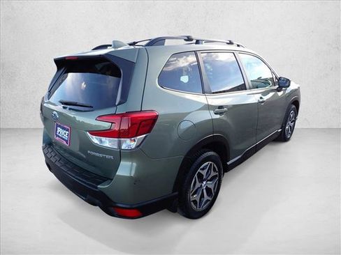 Used 2019 Subaru Forester Premium AWD/4WD image 4