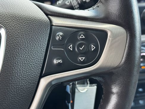 Used 2022 GMC Canyon Denali image 24