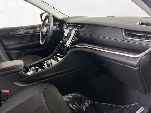 Used 2023 Jeep Grand Cherokee L Laredo image 28