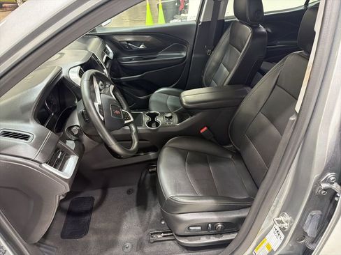 Used 2024 GMC Terrain SLT image 13