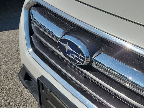 Used 2019 Subaru Outback 2.5i Limited AWD/4WD image 4