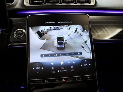 Used 2022 Mercedes-Benz S 580 4MATIC Sedan w/ Rear Seat Package image 9