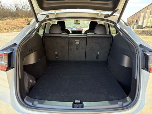 Used 2021 Tesla Model Y 2WD image 10