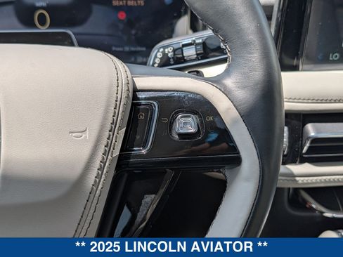 Used 2025 Lincoln Aviator AWD w/ Equipment Group 101A image 29