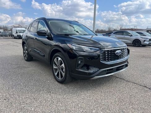 Certified 2024 Ford Escape Platinum image 3