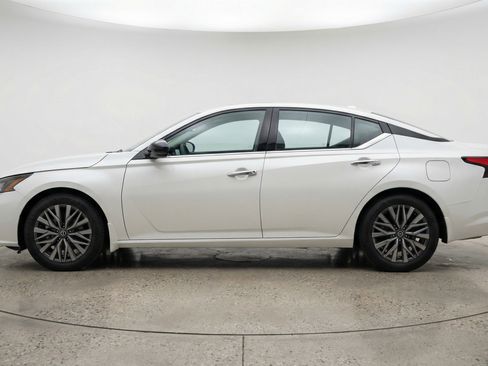 Used 2025 Nissan Altima 2.5 SV FWD image 5