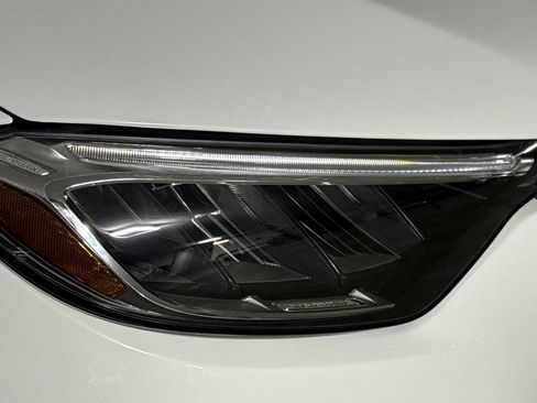 Used 2026 Mercedes-Benz GLC 300 4MATIC image 11