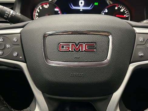 Used 2023 GMC Acadia SLT w/ GMC Pro Grade Package AWD/4WD image 16