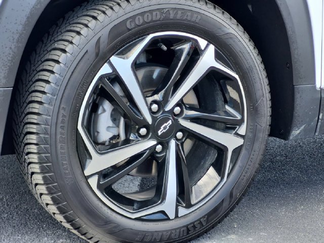 Used 2023 Chevrolet TrailBlazer RS w/ Convenience Package AWD/4WD image 21