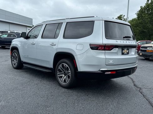 Used 2022 Jeep Wagoneer Series III w/ Rear Seat Video Group 1 image 5