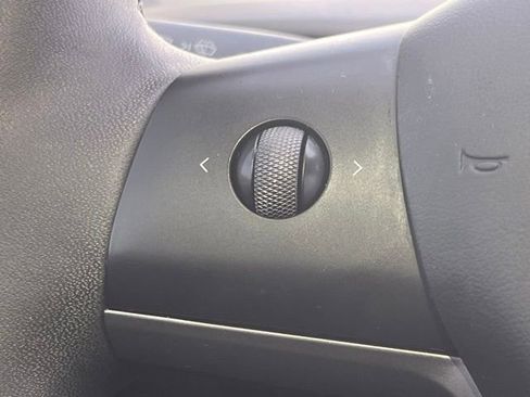 Used 2024 Tesla Model Y Performance image 17