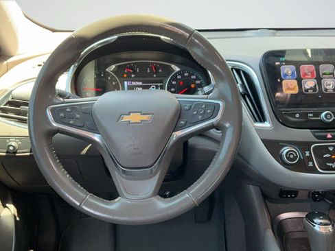 Used 2018 Chevrolet Malibu LT FWD image 10