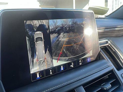 Used 2023 GMC Yukon SLT w/ SLT Luxury Package image 42