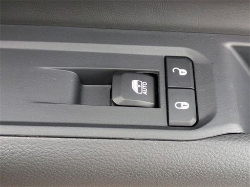 New 2026 Jeep Compass Latitude image 31