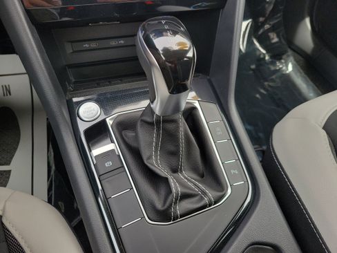 New 2026 Volkswagen Taos SE FWD image 27