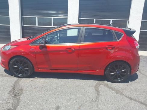 Used 2019 Ford Fiesta ST-Line w/ ST Line Cold Weather Package FWD image 2