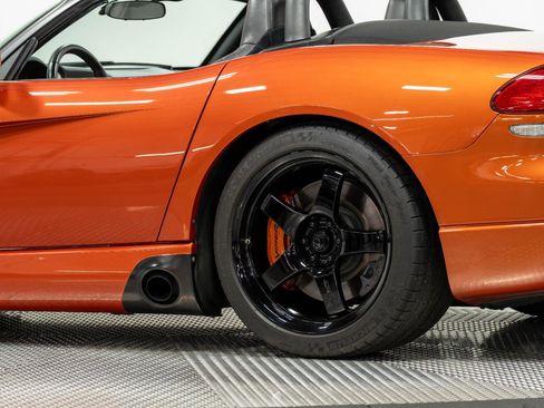 Used 2005 Dodge Viper SRT-10 w/ Copperhead Edition Group RWD image 23