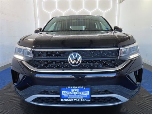 Used 2022 Volkswagen Taos SE AWD/4WD image 3
