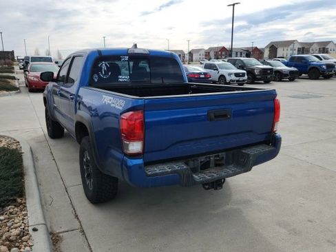 Used 2017 Toyota Tacoma TRD Off-Road image 4