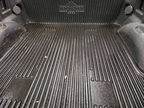 Used 2017 Ford F150 XLT image 11