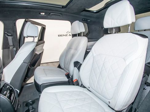 Used 2024 BMW X7 xDrive40i w/ M Sport Package AWD/4WD image 15