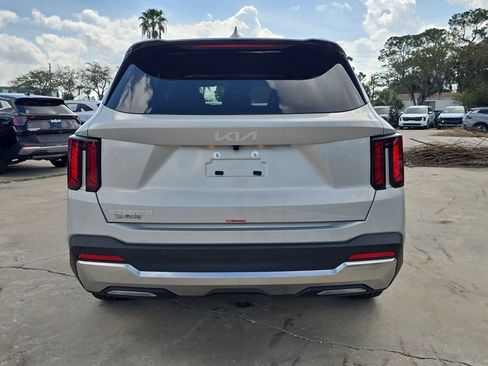New 2026 Kia Sorento S w/ S Panoramic Sunroof Package FWD image 7