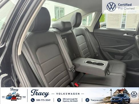 Certified 2024 Volkswagen Jetta SE FWD image 21
