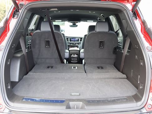 Certified 2024 Buick Enclave Premium image 33