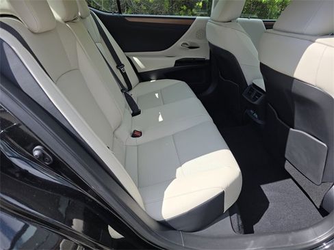 New 2025 Lexus ES 350 w/ Premium Package image 13