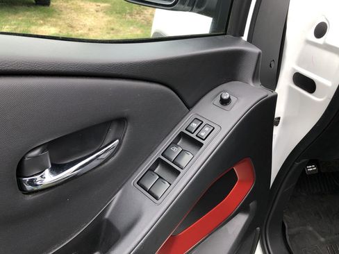 Used 2024 Nissan Frontier PRO-4X w/ Technology Package image 12