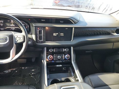 Used 2022 GMC Yukon Denali AWD/4WD image 13