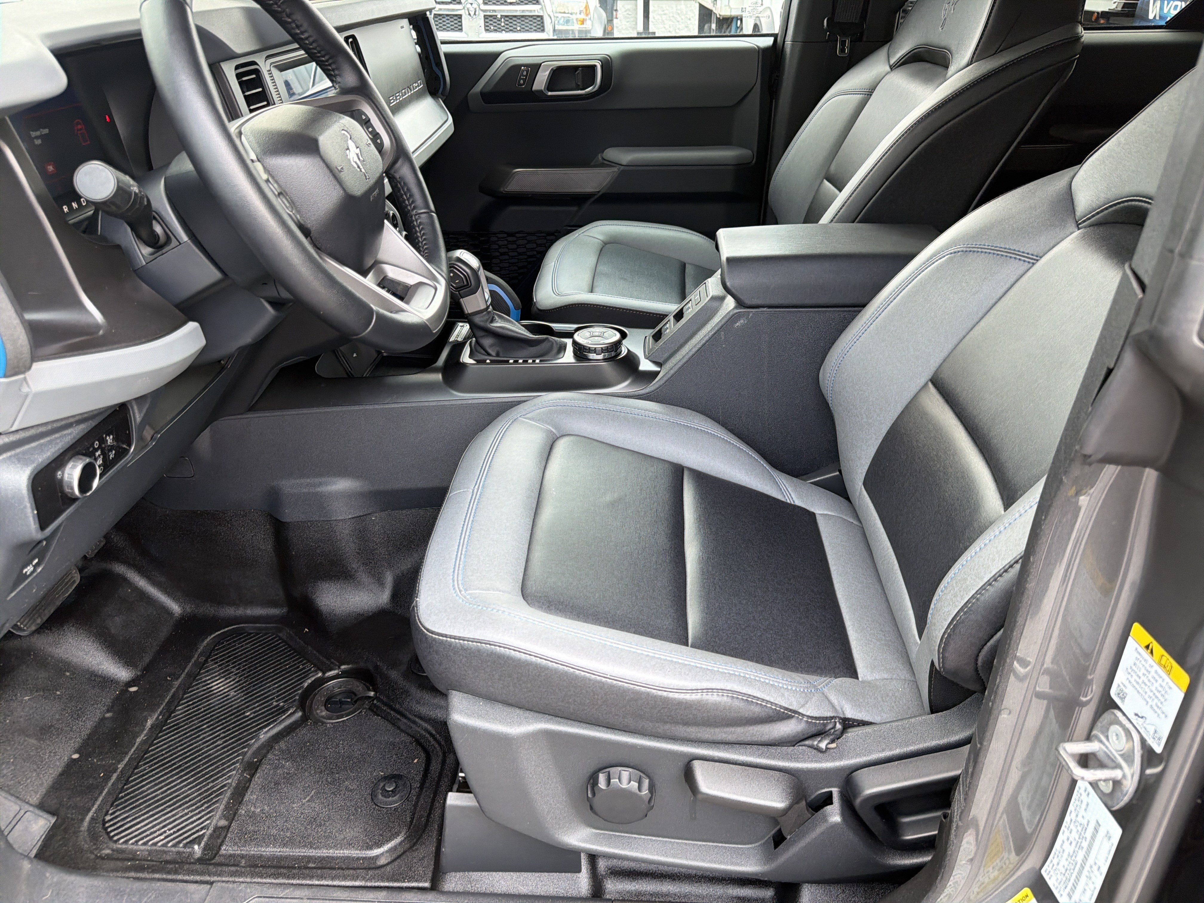 Used 2023 Ford Bronco Black Diamond AWD/4WD image 11