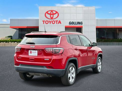 Used 2018 Jeep Compass Latitude w/ Popular Equipment Group AWD/4WD image 5