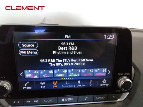 Used 2025 Nissan Sentra SV FWD image 19