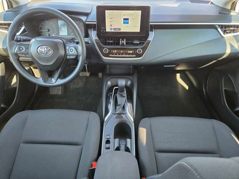 Used 2025 Toyota Corolla LE FWD image 12