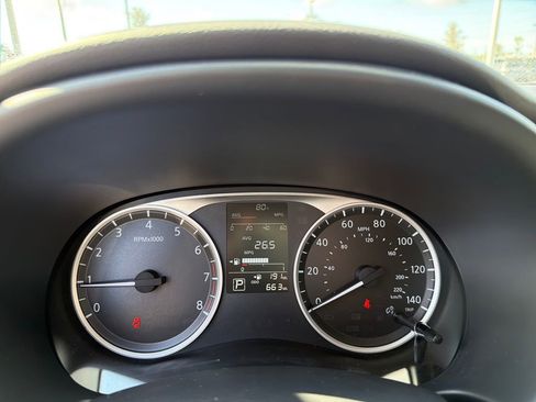 Certified 2025 Nissan Kicks Play S image 25