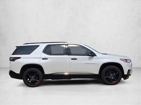 Used 2020 Chevrolet Traverse Premier w/ Redline Edition FWD image 4