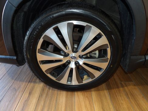 Used 2019 Subaru Ascent Touring w/ Popular Package #2 AWD/4WD image 10