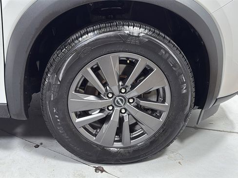 Used 2022 Nissan Pathfinder S image 22