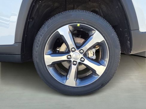 New 2026 Jeep Grand Cherokee Limited image 6