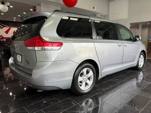 Used 2012 Toyota Sienna LE FWD image 6
