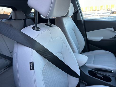 Used 2022 Hyundai Kona SEL image 16