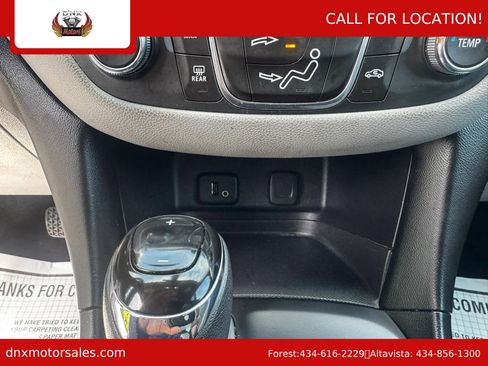 Used 2018 Chevrolet Equinox LS AWD/4WD image 28