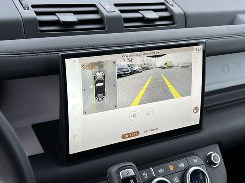 Used 2025 Land Rover Defender 110 S image 17